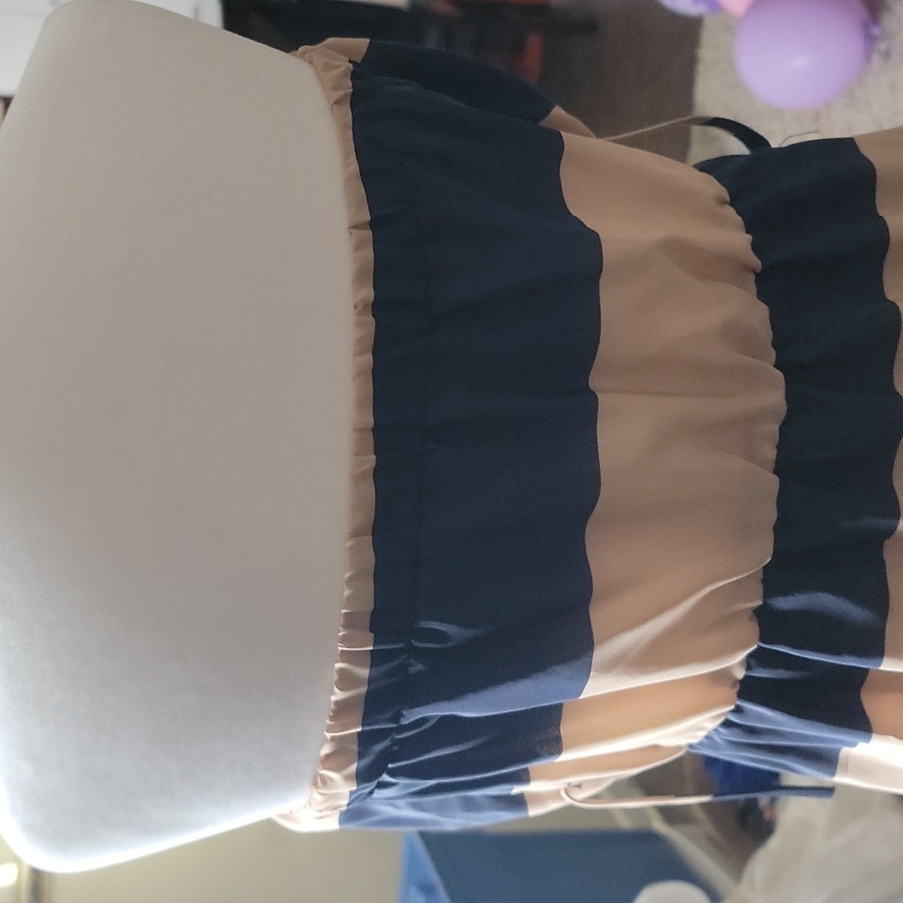 Dress - Picture 6 of 6
